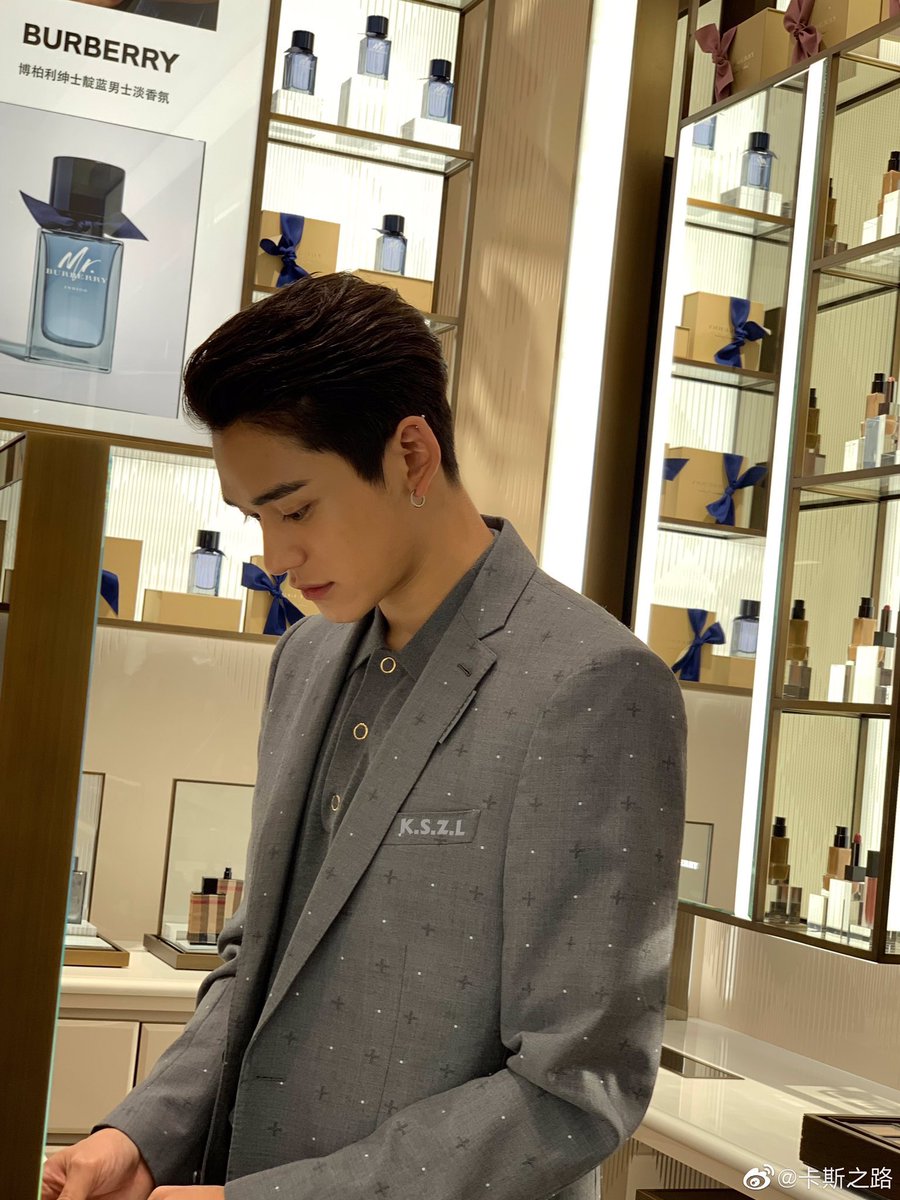 jochukiat's tweet photo. บางทีเเฟนคลับก็มาในรูปเเบบเเฟนนี่เเหละ หวีดไอหนักกว่าเเฟนคลับอีก https://t.co/P3SO7z4v6o