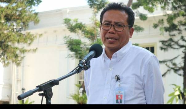 KompasTV's tweet photo. Jubir Presiden Tegaskan Keringanan Kredit Diutamakan untuk Masyarakat yang Positif Corona https://t.co/UQ5zEhQFHc https://t.co/FBKoXxDuIU