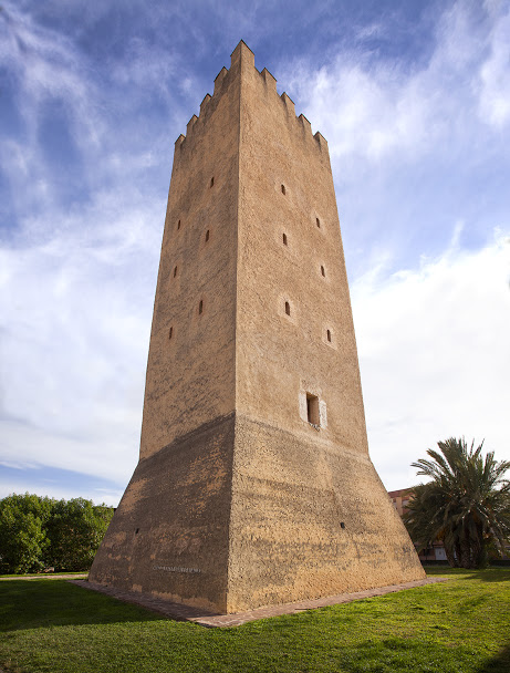 RiberanaXuquer's tweet photo. 😋😄La torre Racef part del cinturó defensiu de la ciutat de València, des de les que es podien comunicar per senyals. Si voleu descobrir més pots entrar al nostre model 3D i fer clic en els punts interactius. 😉😉

https://t.co/XwCI07i7a0

#riberana #racef #patrimoni https://t.co/5n7J9BxGAI