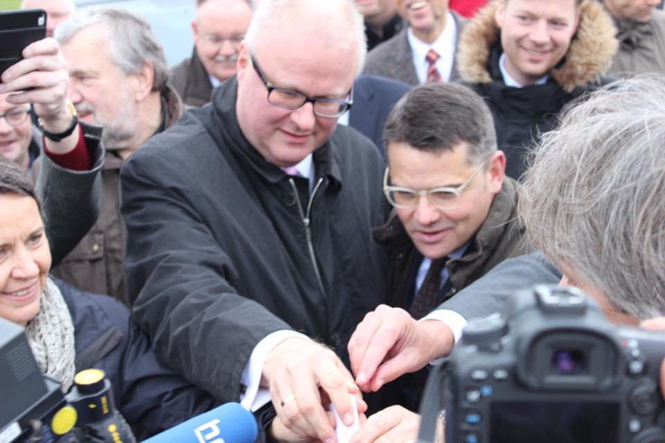 Zeiteninsel's tweet photo. Zeiteninsel-Vorstand zum Tod von Finanzminister Dr. Thomas Schäfer https://t.co/Vd17xYQ5Cz https://t.co/KBIUIDKoxx