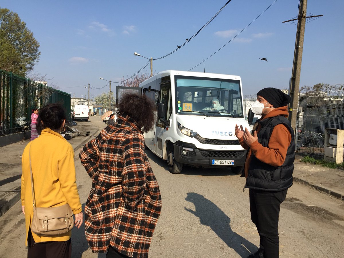 HalimaMenhoudj's tweet photo. #Montreuil suite : tournée 1 fois/semaine depuis le début du confinement, avec les agents de @montreuil et @alexie_lorca visites des campements de familles roms, squats divers regroupant plusieurs dizaines de familles « Néfliers, Saint-Antoine, Saint-Just et Gaston Lauriau » 1/1 https://t.co/Gu7kO2QeVl