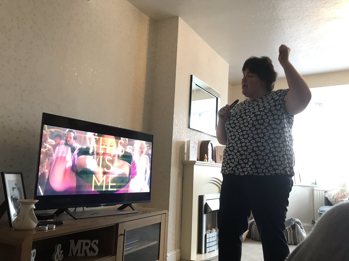 Tingletrom's tweet photo. @RavenhurstCP Who’s singing along ??  Mrs Cook is singing away with you all xx 🎶🎤 https://t.co/jg0ycKKy73