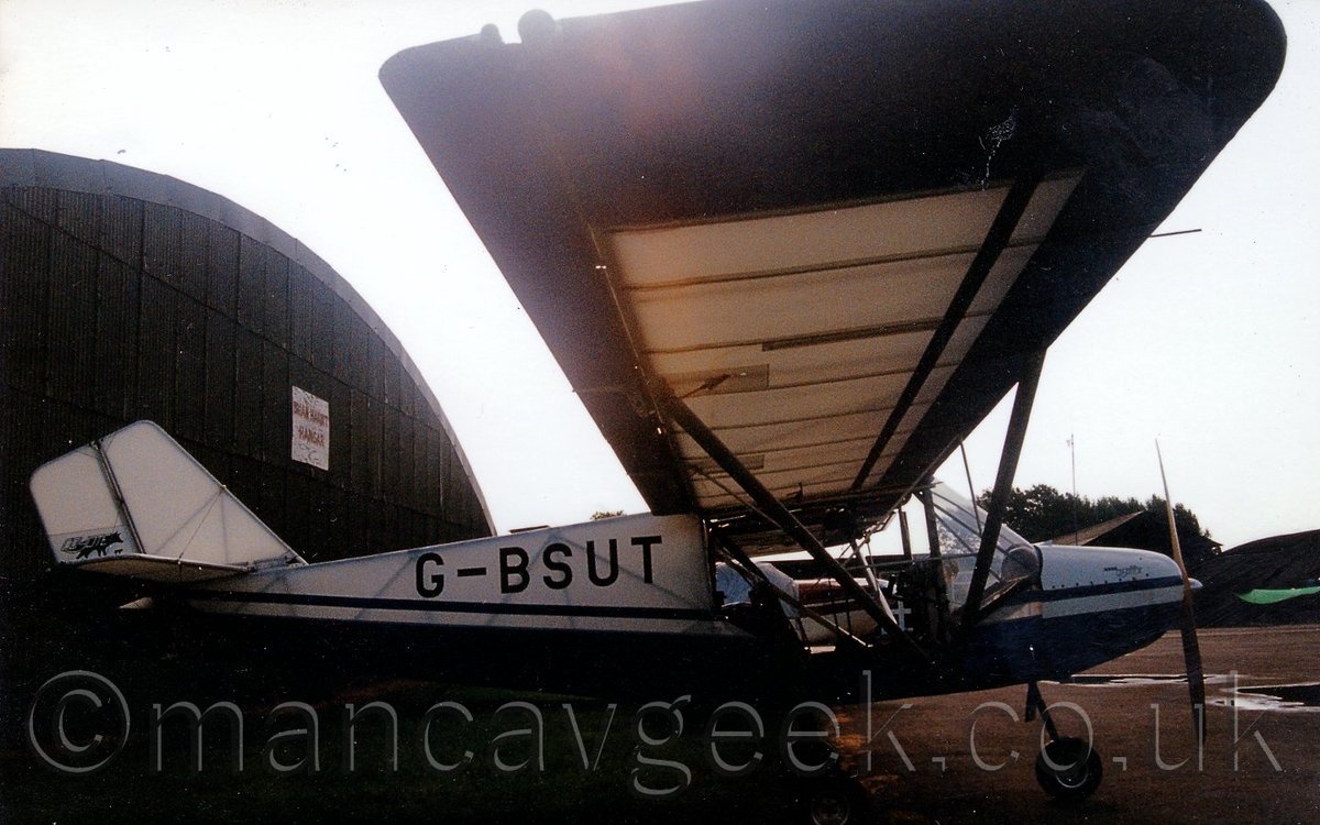 mancavgeek's tweet photo. Bonus Photo of the Day 2020-03-30.
G-BSUT, Rans S-6ESA Coyote II, at Manchester Barton, some time in the 1990s.
#avgeek #planespotting #potd #manchester #barton #egcb #rans #s6Coyote https://t.co/0Cb4yrBu1E