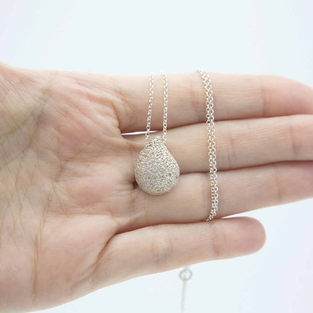 byGlaire's tweet photo. Drop necklaces 💦 for wearing on more sunny days!
.
.
👉 https://t.co/VABgNwLcAO
.
.
.
#glairejewels #byglaire #handmadejewelry #jewelry #jewels #jewelrydesign #giftideas #hechoamano #joyas #joyeria #etsy #etsyshop #customjewels #jewelrymaker https://t.co/Qpphpz8Ima