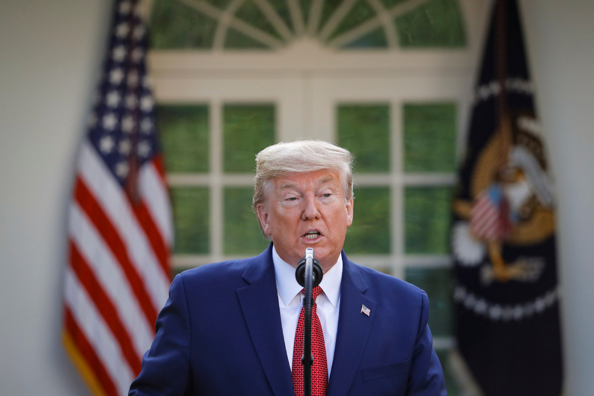 Batfy_batflying's tweet photo. US President Donald Trump said Sunday that the federal government's current guidelines for social distancing would remain in place until at least April 30, overriding an earlier suggestion that the measures might be lifted by Easter (April 12). https://t.co/HwBpkhH4Gi