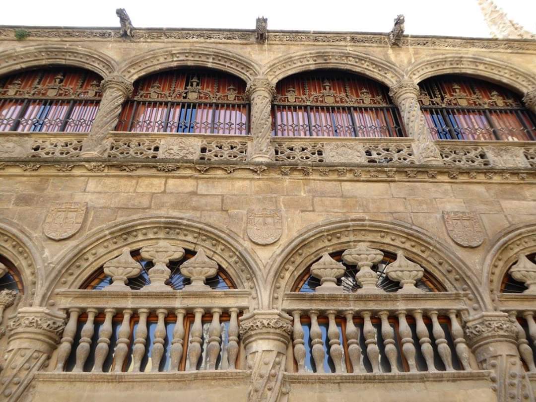 skymanuelima's tweet photo. A Capela Real de Granada é uma capela situada no interior da Catedral da Encarnação de #Granada, #Espanha. Ali se encontram sepultados os Reis Católicos, Joana, a Louca, Filipe, o Belo e Miguel da Paz, Príncipe de Portugal e das Astúrias. #capelaReal #travelphotography #viagens https://t.co/CBotHEain4