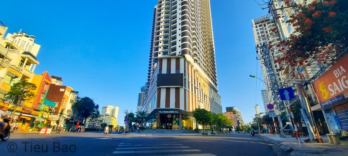 Vitieub54526311's tweet image. Một ngõ vắng xôn xao...nằm trong lòng phố lớn...
#vtbstudio
#vtbmultimedia
#muonmaucuocsong
#A51
#nhatrang