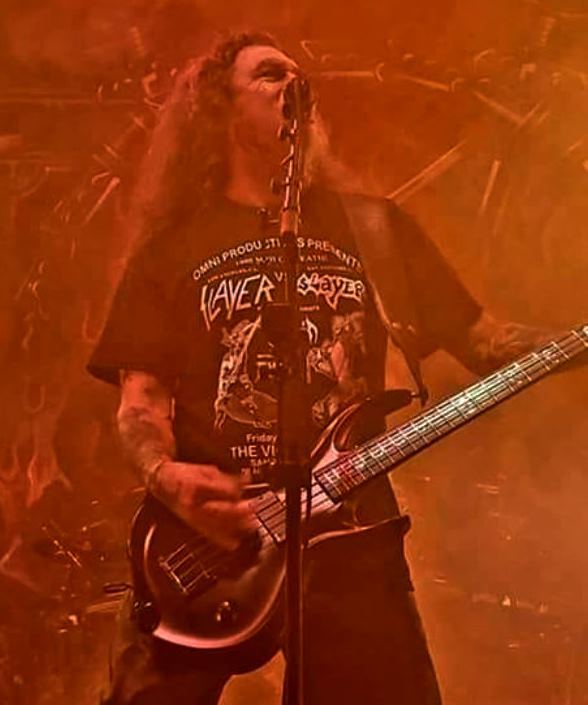 Estone1016's tweet photo. Slayer -vs- Slayer https://t.co/5ZK0ihLOZq https://t.co/hKeBCYCReE
