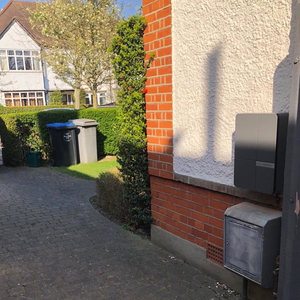 Andersen A2 installed and ready to charge in North London 🔌 #electricvehiclechargingstation <a href="/andersen_ev/">Andersen EV</a>