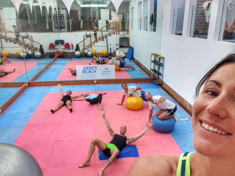 ActiveLanzarote's tweet photo. 🇪🇸 ¿Aún recuerdas cuál fue tu sesión de gimnasio favorita en #daplacetobe ?
🇬🇧 Do you still remember your favourite gym session at Da Place To Be?
#lanzarote #daplacetotrain #seeyousoon #teesperamos #swimbikerun #stayathome #quedateencasa #gym #mondaymotivation https://t.co/H0R4j3UpsS