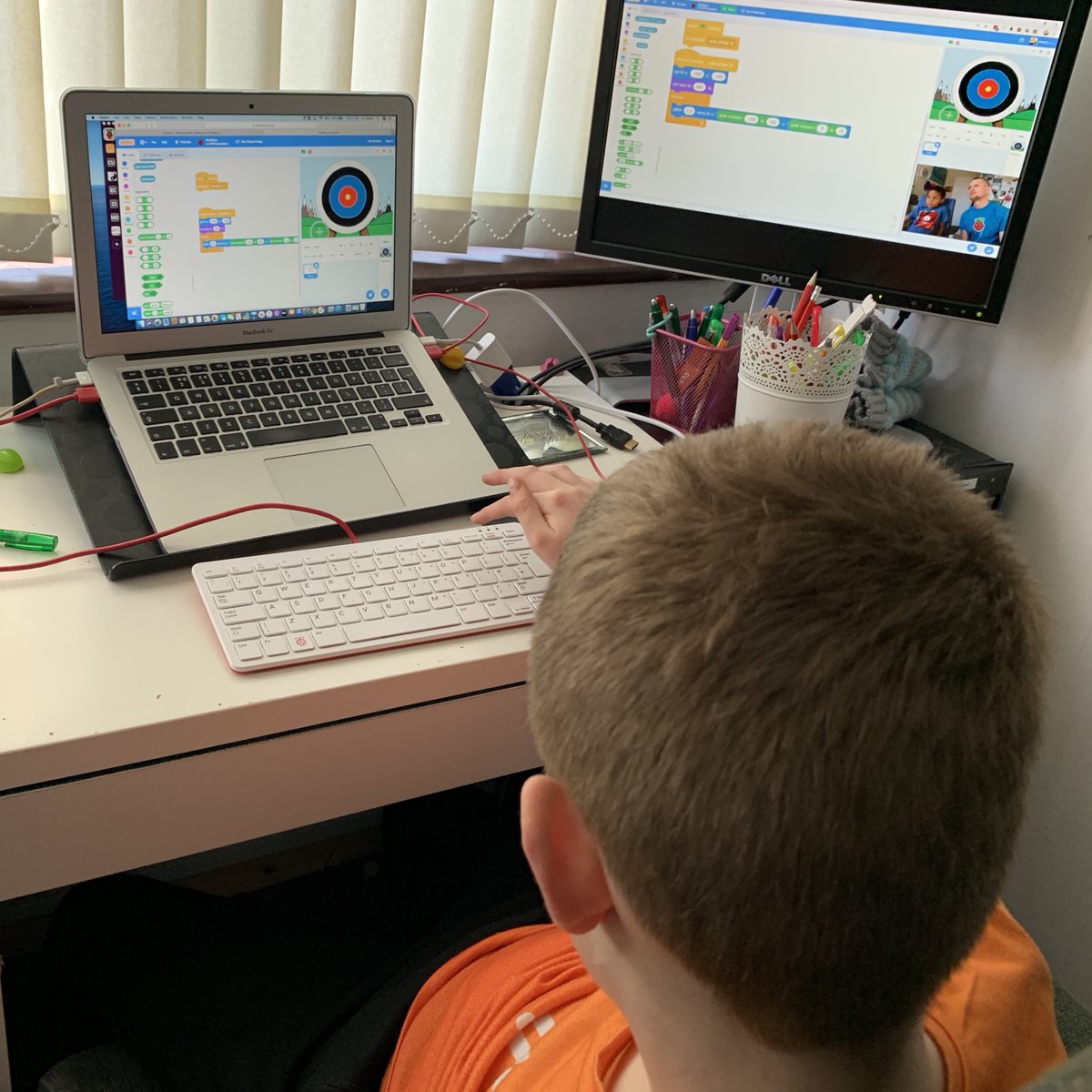 Raspberry_Pi's tweet image. Hey parents, your kids can now code and create at home by following videos from our team!
With Digital Making at Home, we share themed videos every week to help young creators build something they can be proud of.
This week, we're making games:
💻🎨🕹️ raspberrypi.org/blog/digital-m…