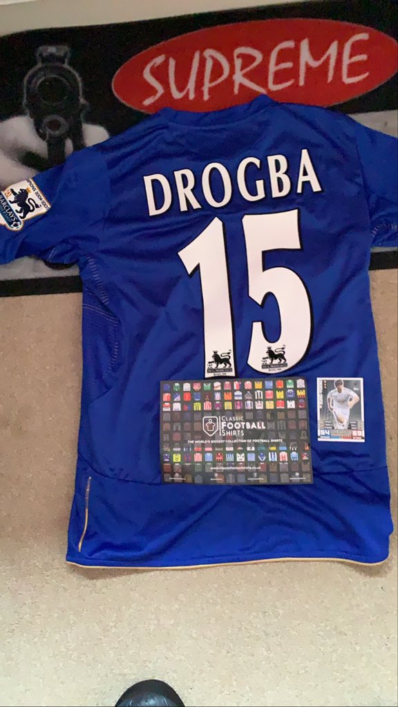 thegreatalexmas's tweet photo. Thanks ๐ @classicshirts for my @ChelseaFC shirt with my favourite player of @didierdrogba time @ChelseaFC finally added to the football shirt collection #classicfootballshirts #didierdrogba #ChelseaFC #chelseafcfan #barclayspremiership #London #football #soceer #ChampionsLeague https://t.co/nkYzbeBTbr