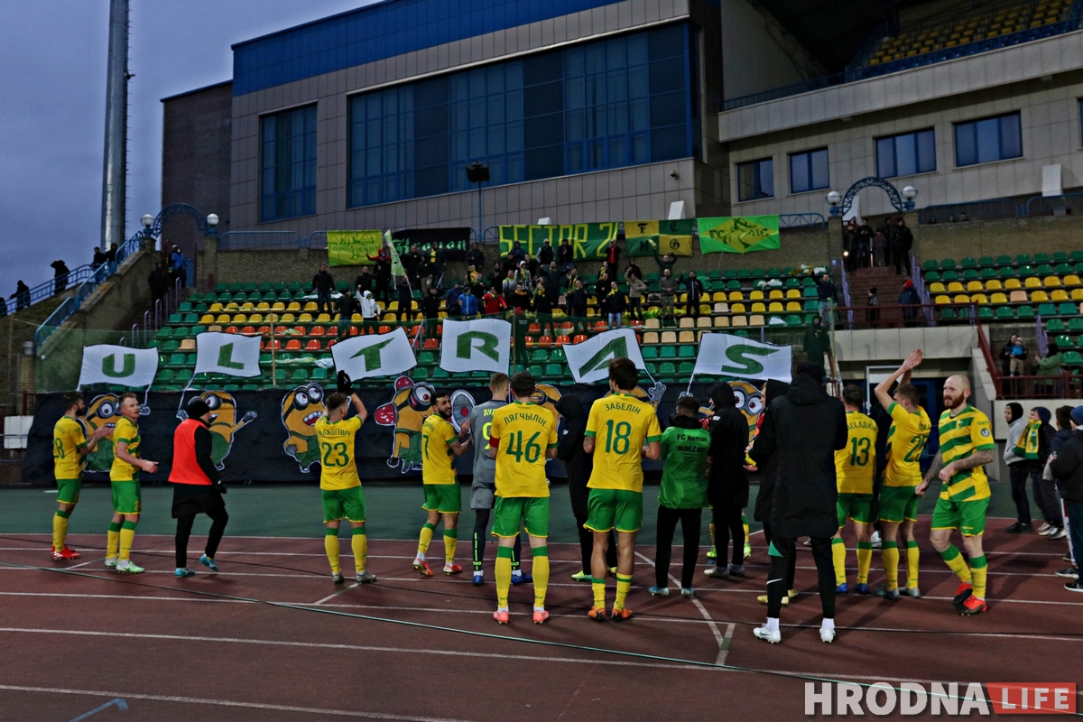 fcneman's tweet photo. "Today we're supporting for each of you!" Our great 💛💚 yellow-green #fcneman #ANTICOVID19 fans on the stands in yesterday match! Thank's for all! 
📷 https://t.co/Y5w2tDk1lc https://t.co/n7YflTh3dD