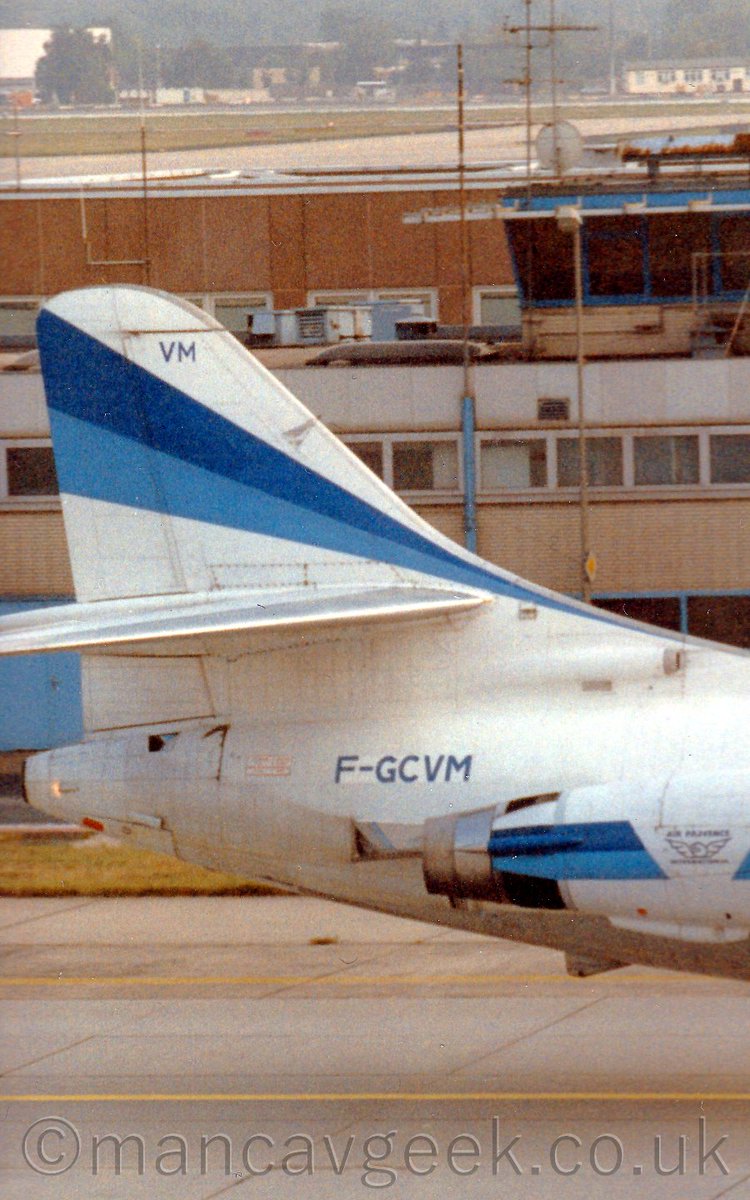 mancavgeek's tweet photo. Tails 2020-03-30.
F-GCVM, Sud Aviation SE-210 Caravelle 12, Air Provence, taxiing in at Frankfurt Airport, 21st September 1996.
#avgeek #planespotting #tails #frankfurt #fra #eddf #sud #se210 #caravelle #airProvence https://t.co/GHgD7lT8VB