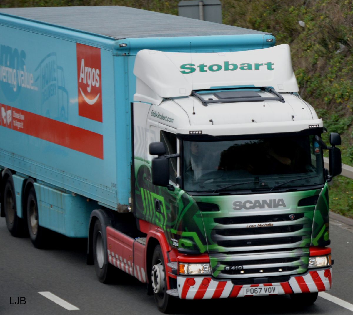 Welcome to this weeks #AlphabetMonday letter L. This Reading based Scania G410 is named Lynn Michelle. Fleet Number L7914. Registration PO67 VOV. Photo by LJB.