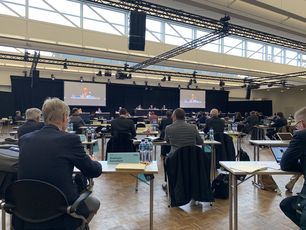 Kantonsratssitzung in Zeiten von Covid-19: in den Zürcher Messehallen mit Social Distancing #KR #fdp #Coronakrise