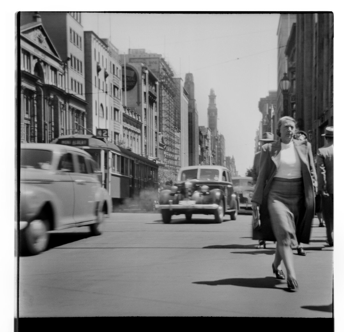 Art_Blart's tweet photo. Photographs: 'Australia 1946-1947' Part 2 March 2020 https://t.co/Y0wwal6CWL #1940sAustralia #blackandwhitephotography #mediumformat #FlindersStreet #PacificHighway #SydneyHarbourBridge #OlympicPool #SouthMelbourne #CollinsStreet #BillEdwards https://t.co/q4ZckYbw54