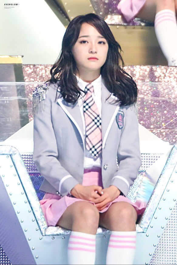 ririkajjang's tweet photo. first ep of pd101             finale of pd101
sat at no. 2                       sat at no. 2 https://t.co/nR7qwbw4rT