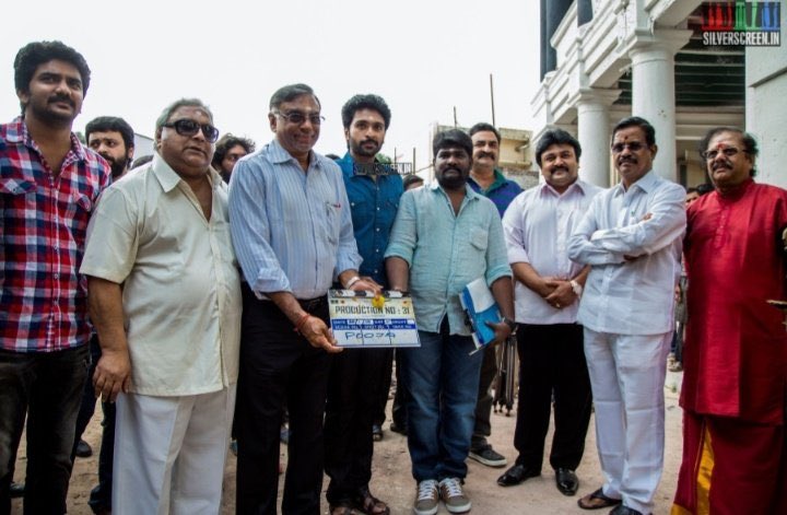 KingKavin_FC's tweet photo. On sets of sathriyan movie 🎥
#PoojaDay
#Kavin https://t.co/kMn5BDSxeQ