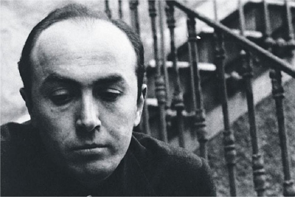 ArtmeraAkademi's tweet photo. Yazdığı şiirlerle Türk Edebiyatında derin izler bırakan bir şair; Edip Cansever. Şimdi Artmera Blog’da. Okumak için, Artmera Blog!
#ArtmeraBlog #EdipCansever #Şair #Blog #Şiir #Okumakİçin #Pazartesi #ArtmeraSanatMerkezi
https://t.co/N8gjT2nvqp https://t.co/IaHg6MYQM2