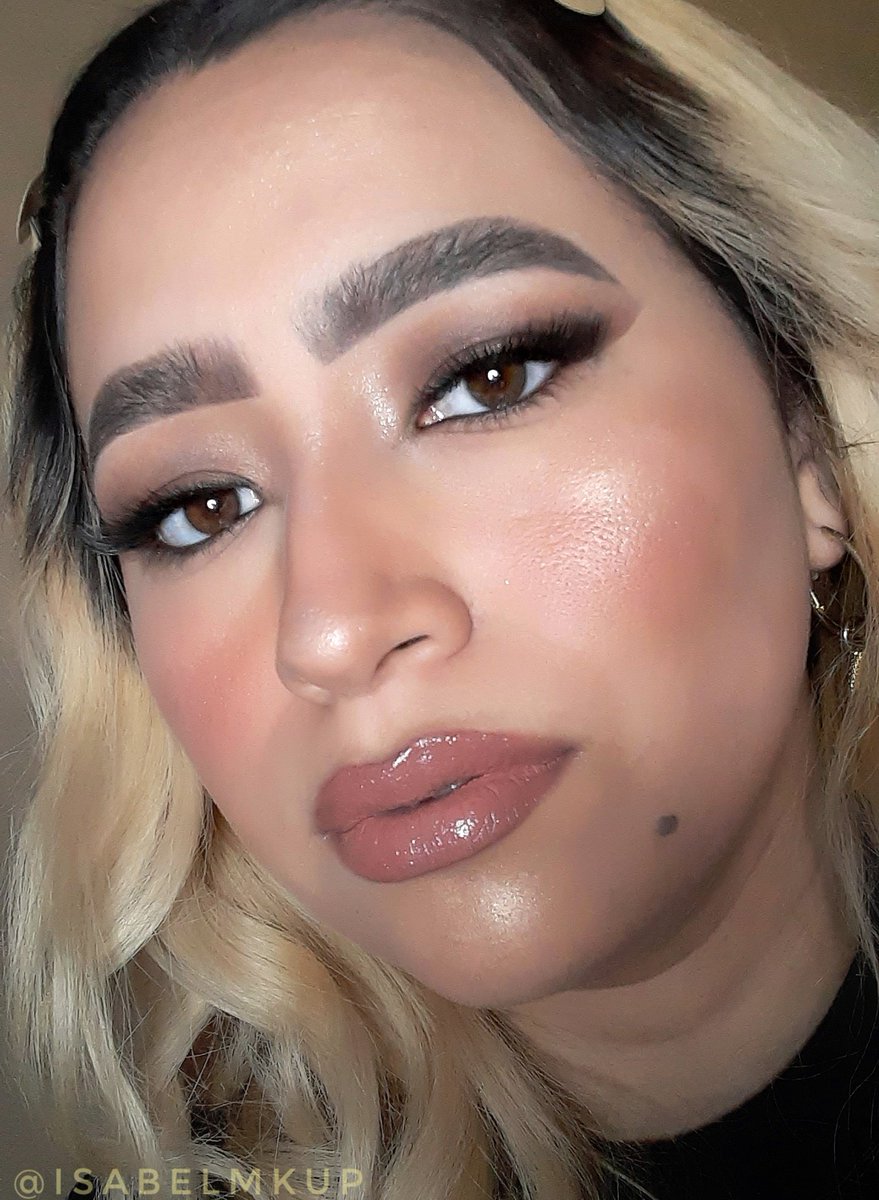 isabelmkup22's tweet photo. @DUALIPA Make-up inspo 🥰🥰 
#makeupaddict #makeuplover #DUALIPA #foxyeyes #hoodedeyes
@tartecosmetics 
@LAColorsusa 
@realtechniques 
@ArdellBeauty 
@milanicosmetics 
@shopamorususa 
@modabrush 
@bhcosmetics 
@wetnwildbeauty https://t.co/mUKfrr3O5R