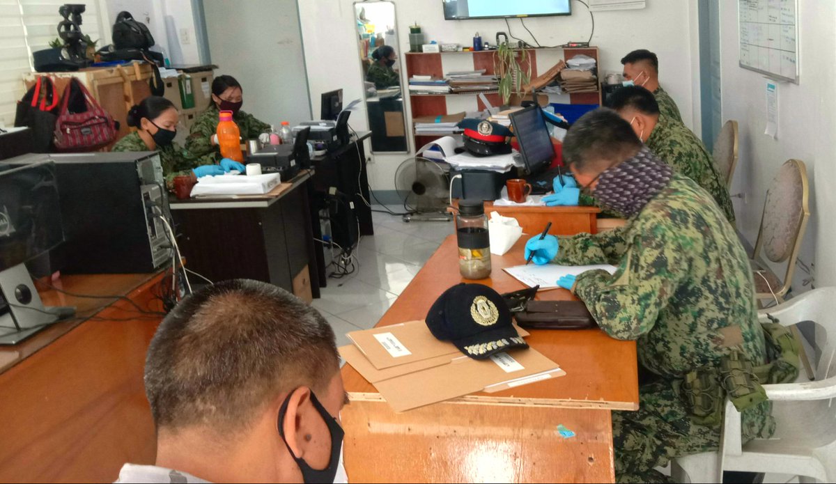 procor_r's tweet photo. What: Daily Diary
When: Starts March 28,2020
Where: R8COR Office
Why: C,PNP's Guidance for easier contact tracing.
How: R8Cor personnel are religiously filling out their respective daily diaries.
#teamPNP
#kakampimoLabansaCOVID19
@rwinp88 
@PNPChiefGamboa 
@LonoganGlenn https://t.co/eA2JSQxJ4F