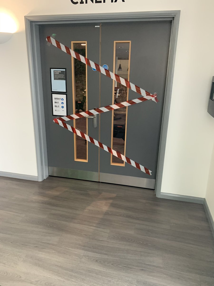 edwardkitterin1's tweet photo. @FreshStudentLiv so you say your halls are open as usual dose not look that way tbh so why should we pay full rent when u shut half the building https://t.co/PLHLvK6YWc