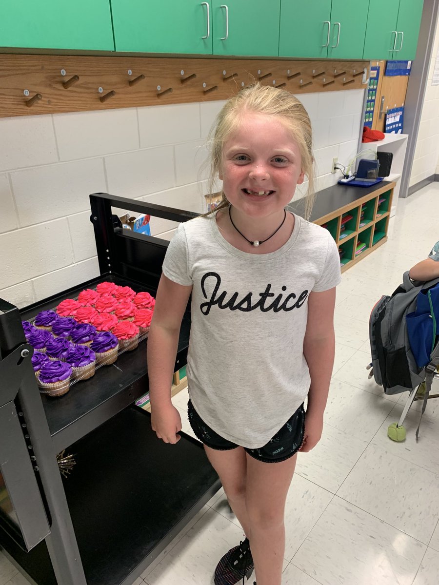 BarbiMercer's tweet photo. The Birthday Girl. https://t.co/oqEV50uIEs