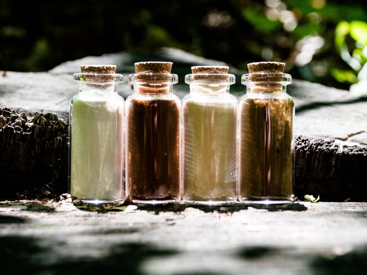 Tannin is one of Nature’s most precious gifts. An antioxidant substance rich in beneficial properties for human and animal health, which finds surprising applications in many production processes, from vegetable leather tanning to cosmetics!