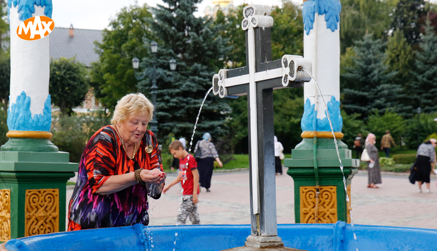 Erica Terpstra reist door #Rusland in de laatste aflevering van #EricaopReis. Ze bezoekt kerken en kloosters met gouden koepels, en andere plekken waar geschiedenis is geschreven. 📺 Vanavond om 21.30 uur op <a href="/NPO1/">NPO 1</a>!