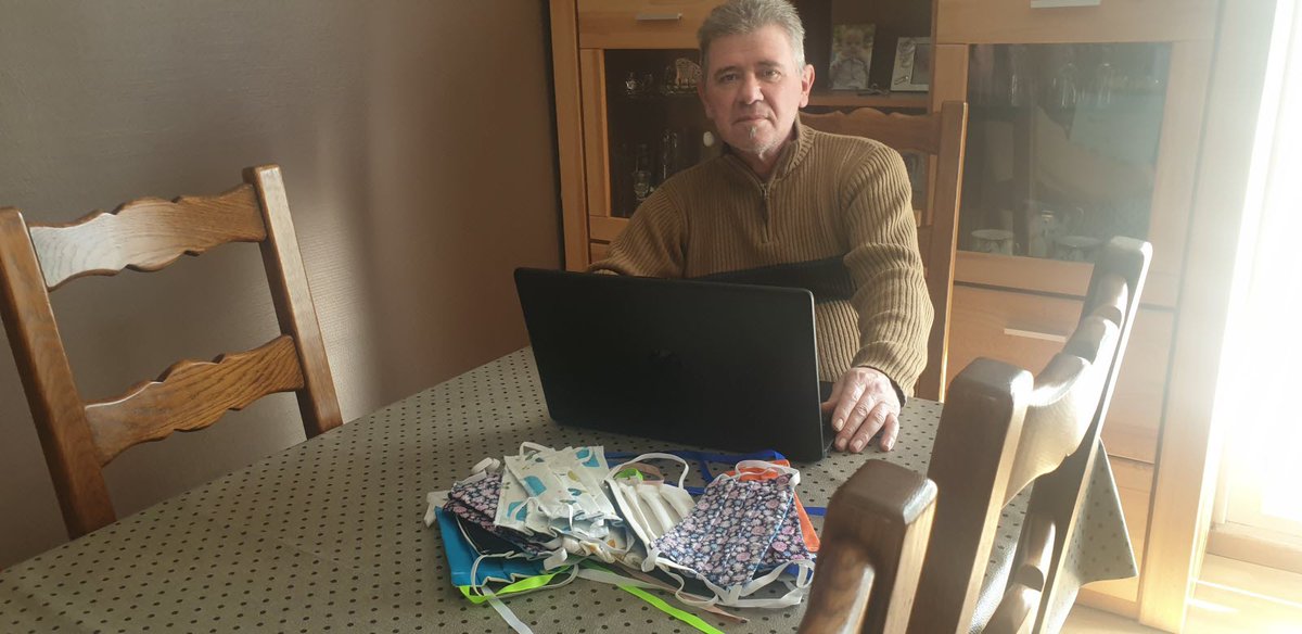 dnatweets's tweet photo. #VMVDC N°5 👤 Thierry, 58 ans, en arrêt de travail : "Je pense aussi aux autres". Il a créé un groupe de solidarité sur Facebook. https://t.co/W2Lf5Kon1h https://t.co/E0cS1fOOJr