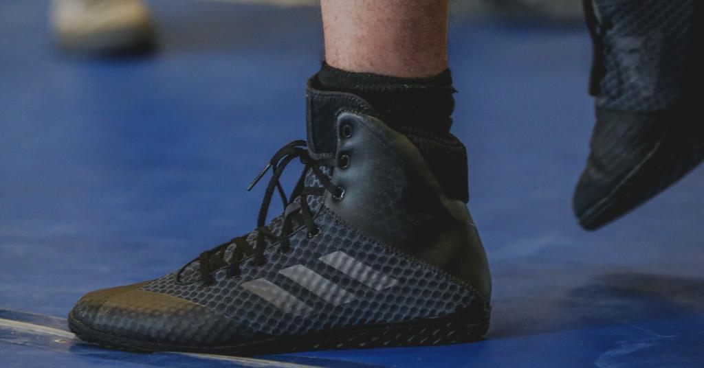 AdidasWrestling on X: The Mat Wizard 4. Breathable with groundbreaking  grip. Equipped with medial and lateral drive zones providing consistent  surface contact even in extreme angles. #wrestling #adidaswrestling  #matwizard4  / X