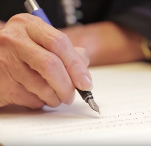 pentopapershop's tweet photo. Learn the Alphabet with the expert - penmanship with Barbara Nichol - improve your personal #penmanship
https://t.co/kmEyKLvqPw

https://t.co/J92GaKtyow
#BarbaraNichol  #pentopaperbrighton #pens #handlettering #artbrighton #learnanewthing #alphabet https://t.co/m1cN7DnGGu