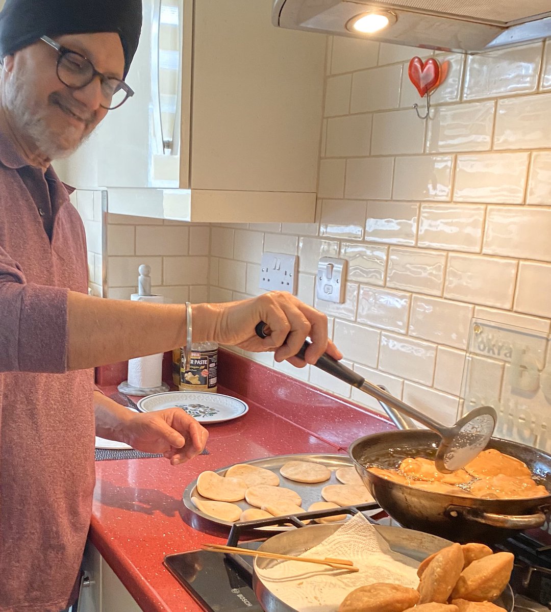 PaulBabra's tweet photo. #BeHappy Ready steady #FeedNHS #FeedNation #FeedFamilies #FeedFriends #FeedWorld #HelpThyNeighbour  #Helpkentbuylocal @ProducedinKent @RosieDuffield1 @TanDhesi @Jane_Ollis #StayHomeSaveLives #coronavirus #COVID19 https://t.co/l5a5rcQxbz