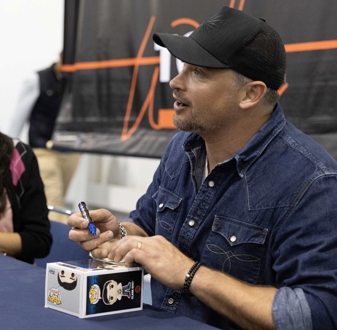 tomwbrasil's tweet photo. #TomWelling na La Mole convention. https://t.co/dS1SqvKthE