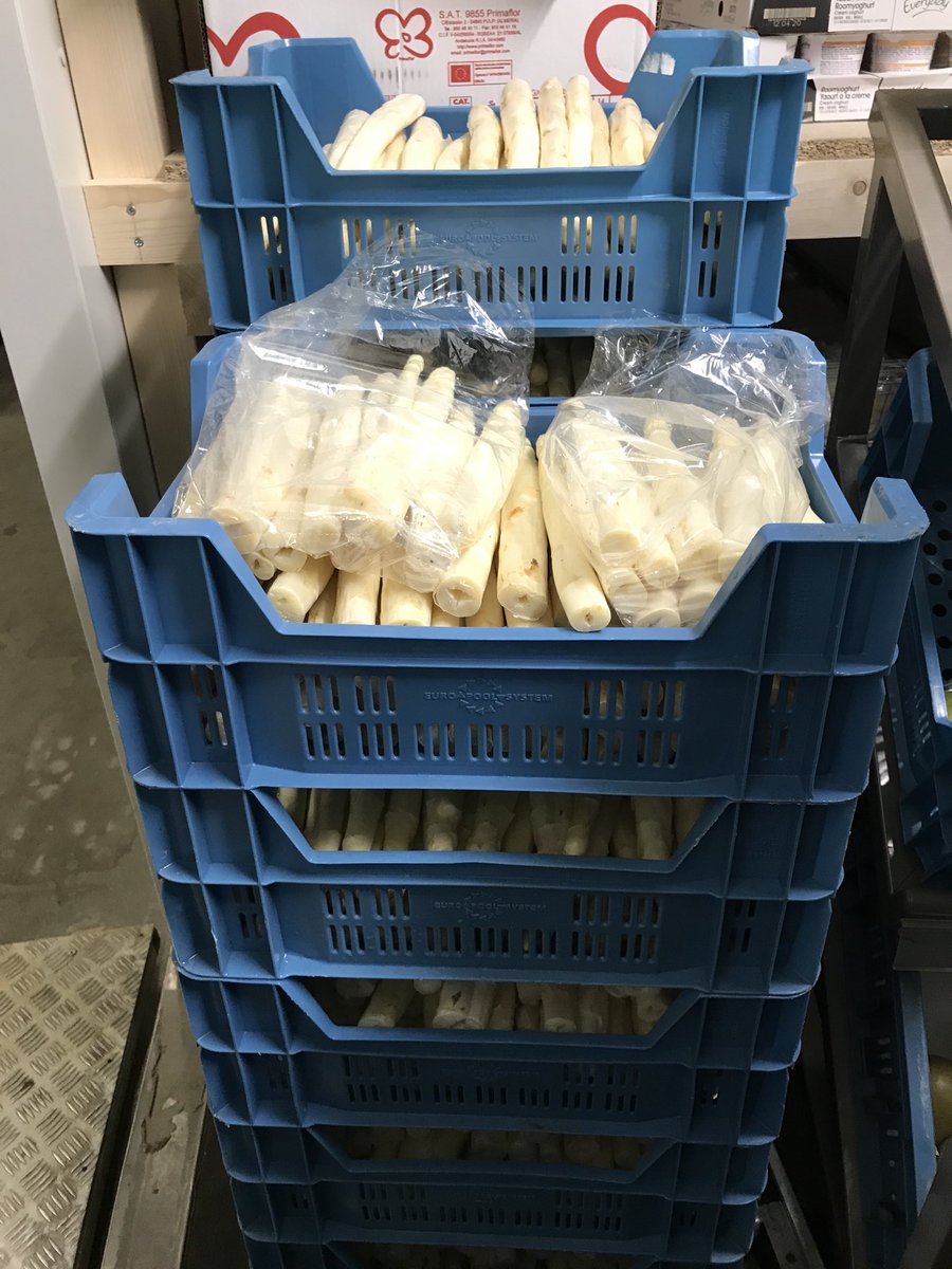 Prachtige asperges geschonken door Brandevoortse Hoeve voor Super Sociaal. Vanaf morgen in de winkel!