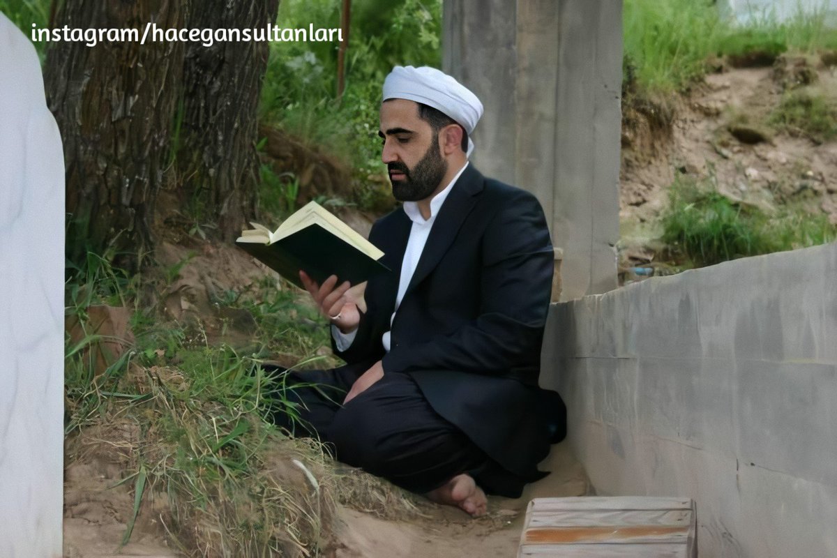 Necid Ahalisinden saçı karmakarışık, fakir bir kimse, Resulullah (sav) 'e geldi.
Uzaktan sesi güçlükle işitiliyor, fakat ne söylediği anlaşılmıyordu.
Nihayet yaklaştı.
 Meğer İslam' ın ne olduğunu soruyormuş...
Resulullah (sav) ona :
- Bir gün bir gece içinde...