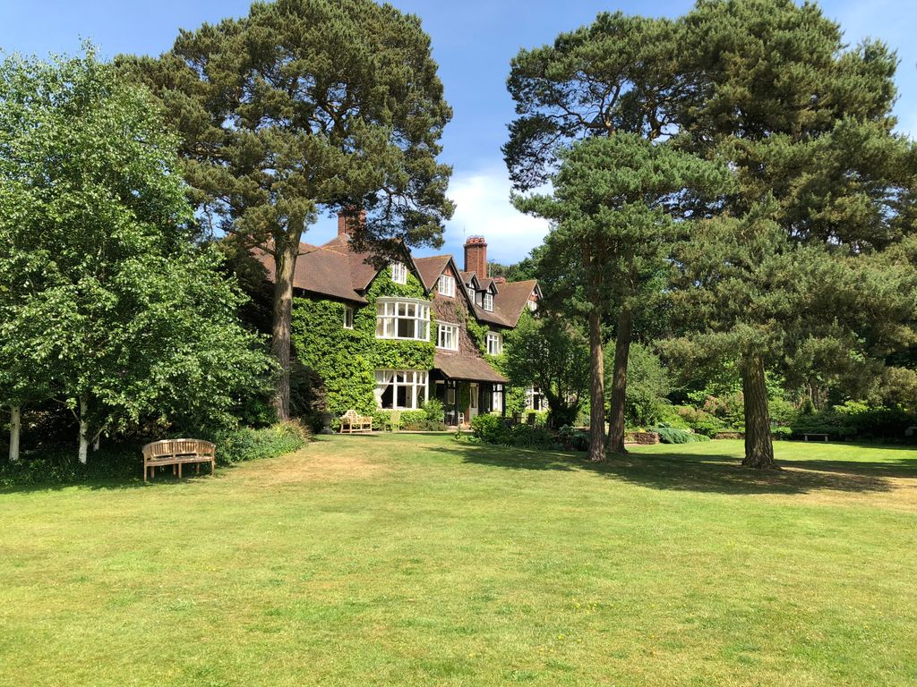 Abbeywood Estate is a stunning #weddingvenue in the heart of #Cheshire, offering a beautiful location for couples on their big day.
abbeywoodestate.co.uk