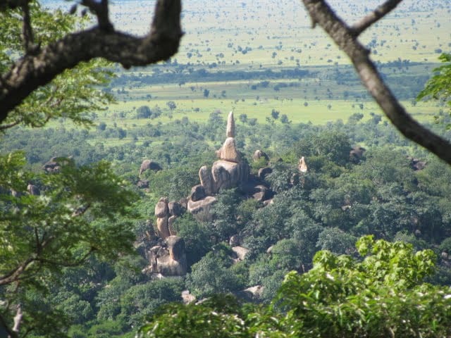 gampsonfranck's tweet photo. Découvrir le #Cameroun➡😱🌇💚❤💛
Welcome to #Cameroon
#J72 #suivezleguide @AdaMbita @ckomentmagazine @ChouchouMpacko
« village protégé par les six montagnes ».
Moutourwa
#237RaisonsDeVoyager #237DaysTrip
#totalchan2020 #NationBranding https://t.co/IbL1T1l4bO