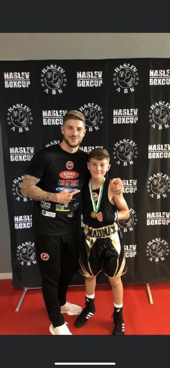 bengy84's tweet photo. If you are a Boxing person please join the challenge of posting a Boxing photo. Just one picture, no description. Please copy the text in your status, post a picture and look at some great memories/pictures. https://t.co/VzYIeiAotJ