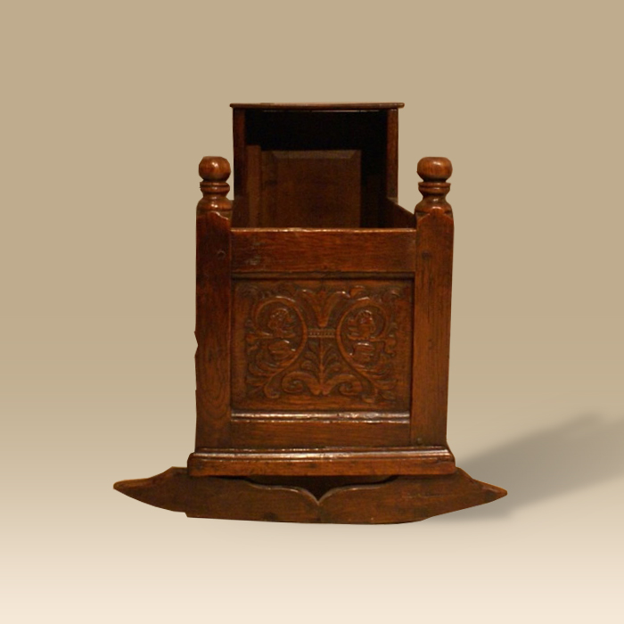 antiqueoakuk's tweet photo. A rare small 17th Century antique oak cradle, depicting heraldic images of griffins carved in relief onto the panels. Exceptional colour. 
Price : £2,650
https://t.co/nXX2BGgaJi
#antiqueoakcradle #antiques #cradle https://t.co/6ITwyf1aW0