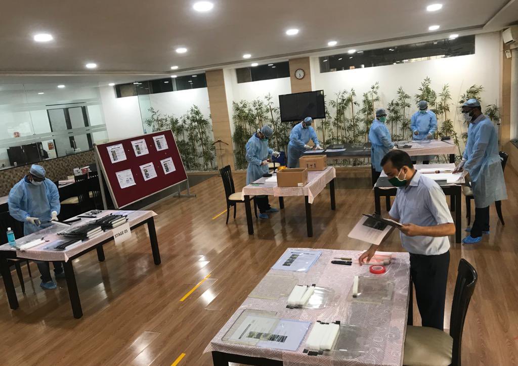 anandmahindra's tweet photo. Assembly of Face shields (particularly for health workers) started in our Kandivali, Mumbai plant today. It’s a very simple design and operation. Anyone who would also like to make them can contact @shi_joshi The requirement is enormous. @GoenkaPk @manojchugh https://t.co/NKET85RYKj