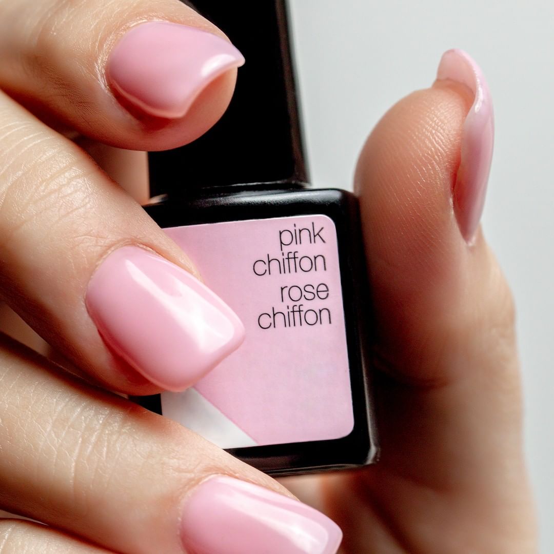 Namens titel Refrein SensatioNail UK on Twitter: "We're in love with Pink Chiffon! What's your  go-to shade right now? You can still get salon quality nails delivered to  your door, just head to our website