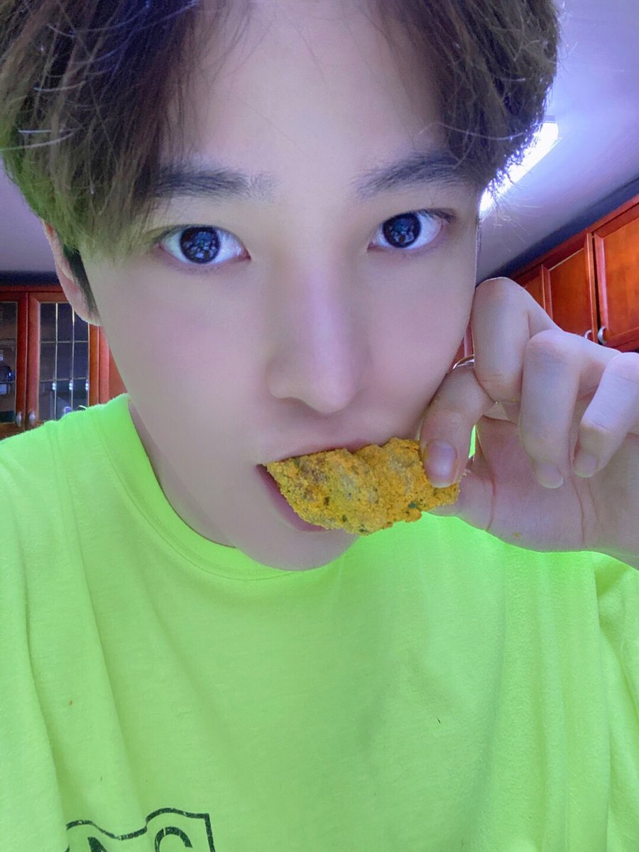 ATEEZofficial's tweet photo. [#윤호] 그렇닭! 오늘 저녁은 치킨이닭!!
#ATEEZ #에이티즈 https://t.co/hYDrAZB0vP