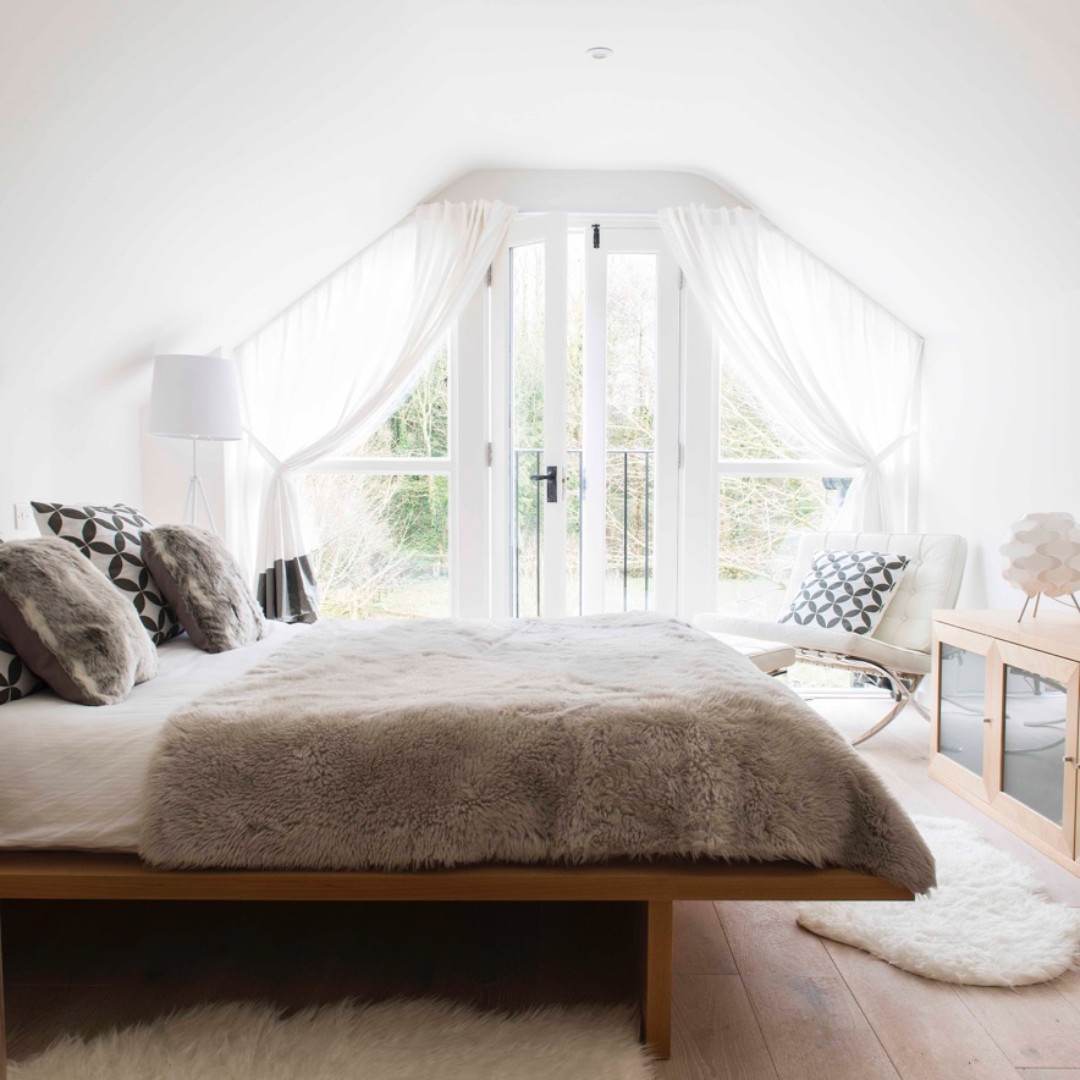 Midweek_breaks's tweet photo. 5* Gold Award winning Eco-Luxury and style are the main selling points for this well equipped, chic and family friendly Cotswold gem. https://t.co/Z6nqCMDOno #Midweekbreak #Shortbreak #Ruralretreat #Ecohouse #Cotswolds #Sleeps8 https://t.co/PPcJAOexnS