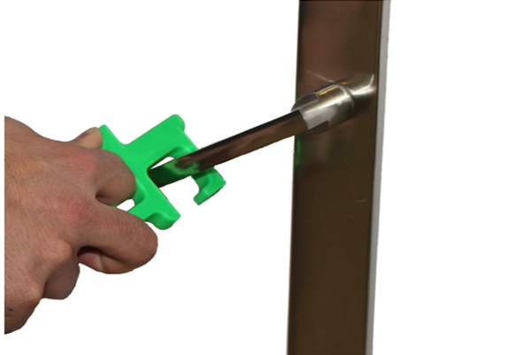 Innovamas_'s tweet photo. La empresa gallega @Lupeon3D ha creado, en colaboración con Dativic, #LU_Touch, una herramienta que sirve para abrir y cerrar puertas y ventanas y pulsar botones e interruptores para ayudar a frenar el contacto indirecto del COVID-19

https://t.co/4hj5e2koj3 https://t.co/CcIu12j4Np