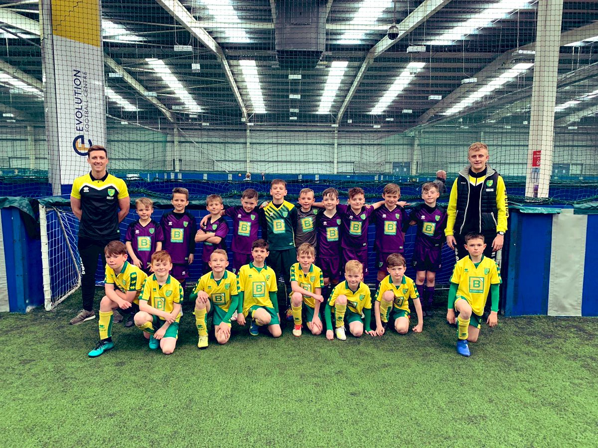 aaronjones_19's tweet photo. Thanks @jarvy14 for the nomination. 
Post a picture of you coaching within 24hrs or donate £20 to a local charity. 
@laurence_york @IsaacBurrage @ryannhh05 @JackKimber4 https://t.co/CfBEhwDFPo