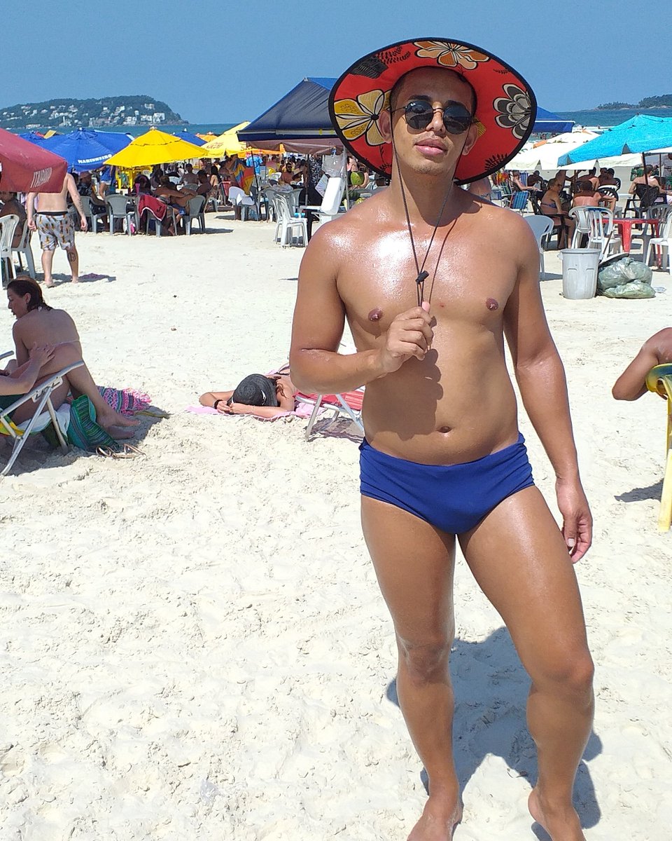 antonio35766622's tweet photo. @HOTBOOKmagazine #hotboysbrazil, #apimentado , #2020 #013 #boy #gaybrazi #Verano . https://t.co/2nks3HEtZv