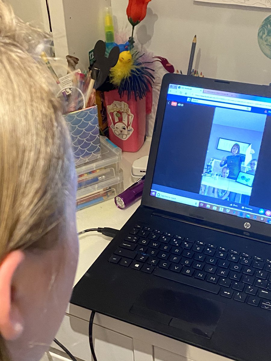 CharleneWood31's tweet image. @NewMonklandPS  @mcochrane_13  Rudy watching Mrs Cochranes Science Lab. I’m enjoying it too! 🧬 🧪 #CommunityHelps #Glenmavis #FutureScientists 💙💛💙💛