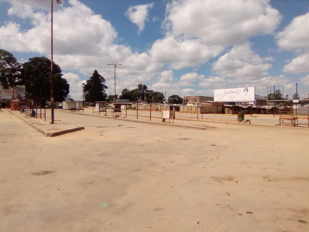 ZBCNewsonline's tweet photo. #Day 1 ZIM National Lockdown in Pictures: Marondera CBD (Bus Terminus and Market place)
@GNyambabvu @JoshMunthali @EMupoperi @jeroldSasa  
#21daysLockdown #StayAtHome  #StayHomeStaySafe #StaySafe https://t.co/NqdDWeV8Yu